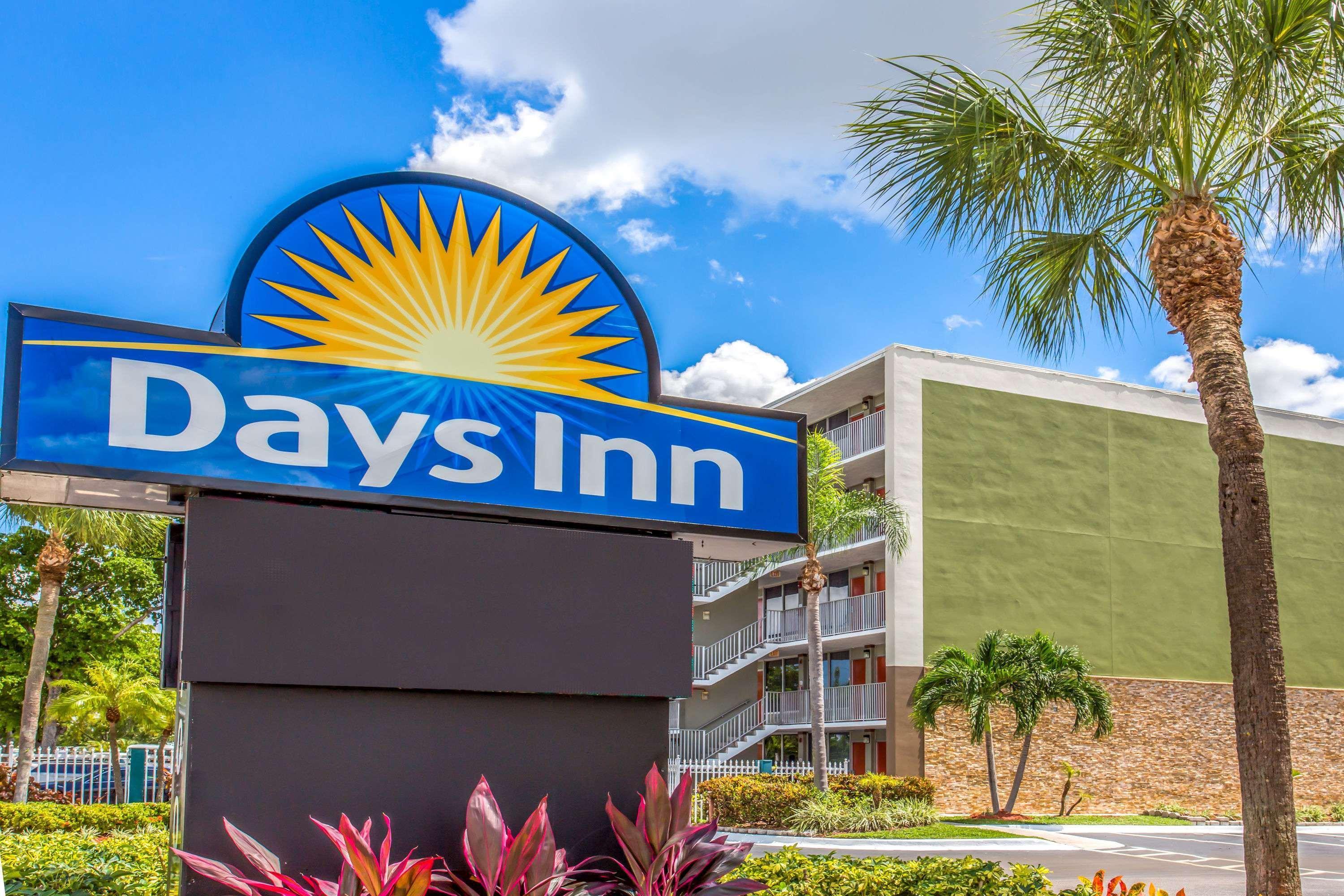 Days Inn By Wyndham Fort Lauderdale Airport Cruise Port Eksteriør billede